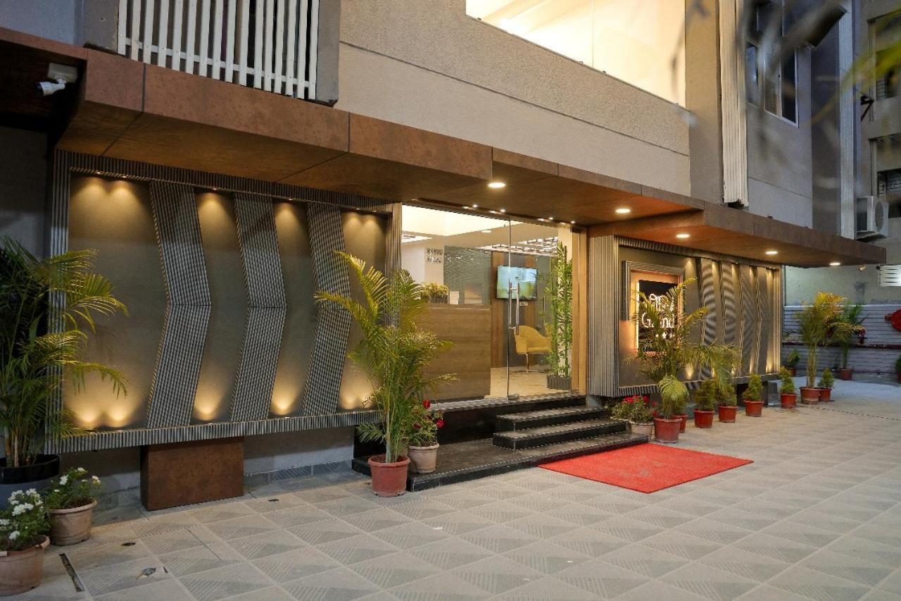 Hotel The Grand インドール エクステリア 写真