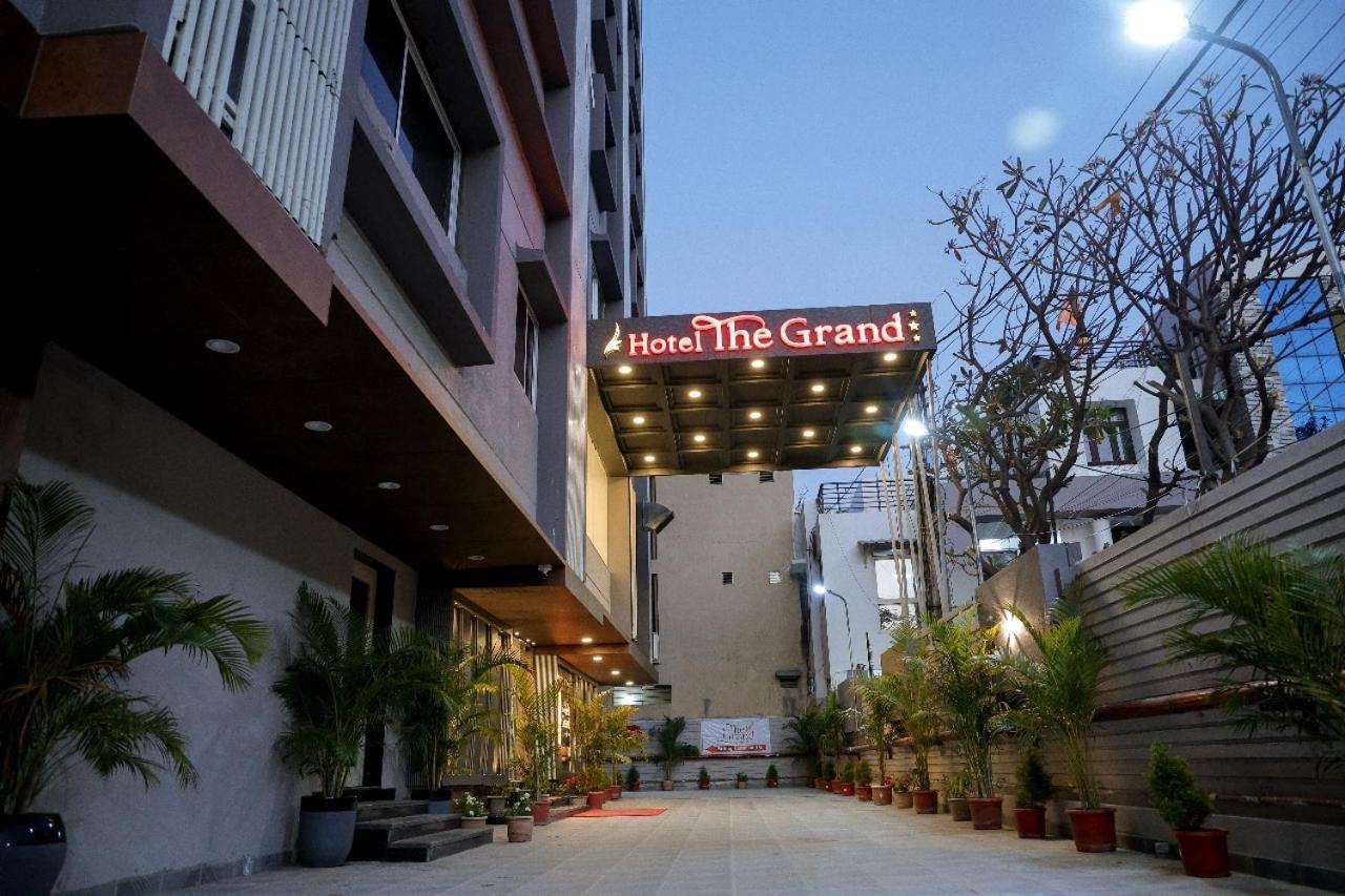 Hotel The Grand インドール エクステリア 写真